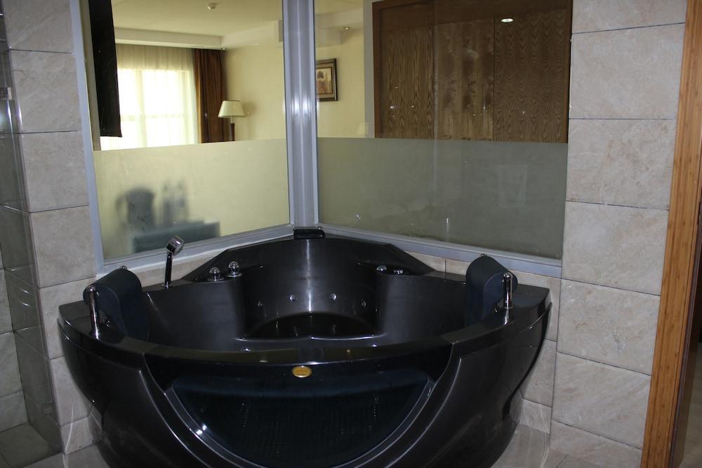 City Center Hotel Mawalih Kültér fotó