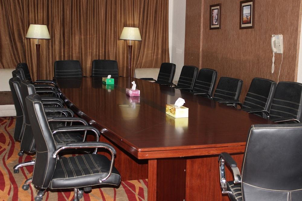 City Center Hotel Mawalih Kültér fotó