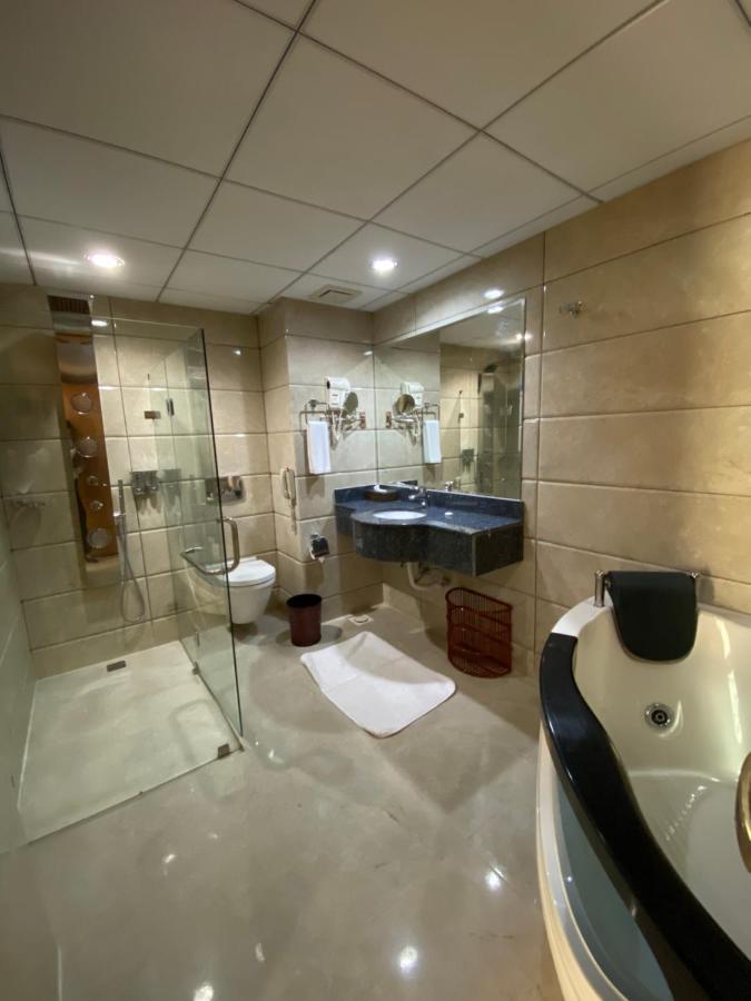 City Center Hotel Mawalih Kültér fotó