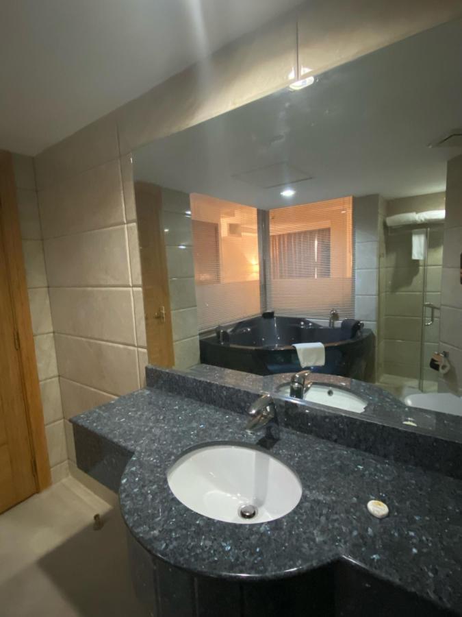 City Center Hotel Mawalih Kültér fotó