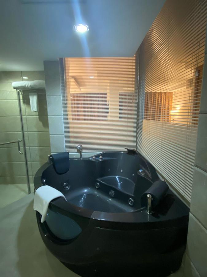 City Center Hotel Mawalih Kültér fotó